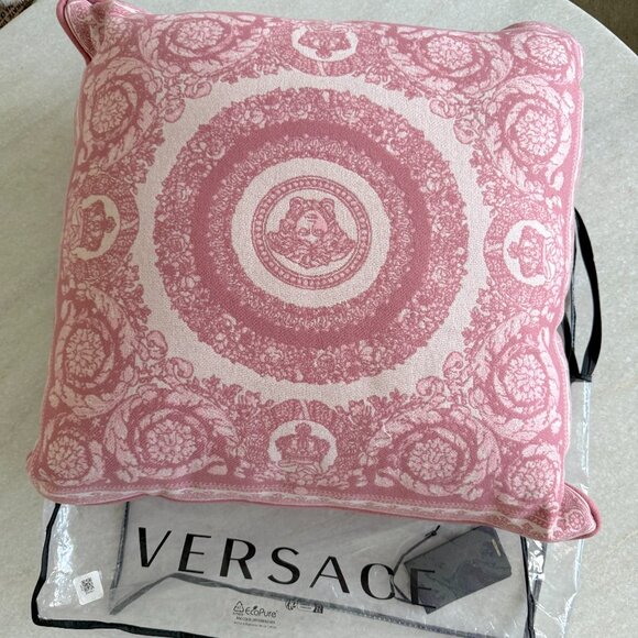 Versace Medusa Print Wool/Cashmere Pink Pillow Cushion, large, New Made in Italy - Picture 1 of 12